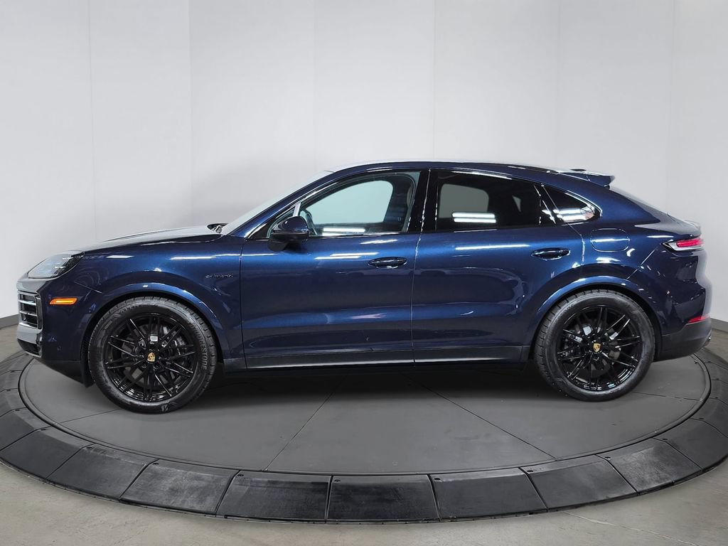 Certified 2024 Porsche Cayenne Coupe AWD/4WD image 2