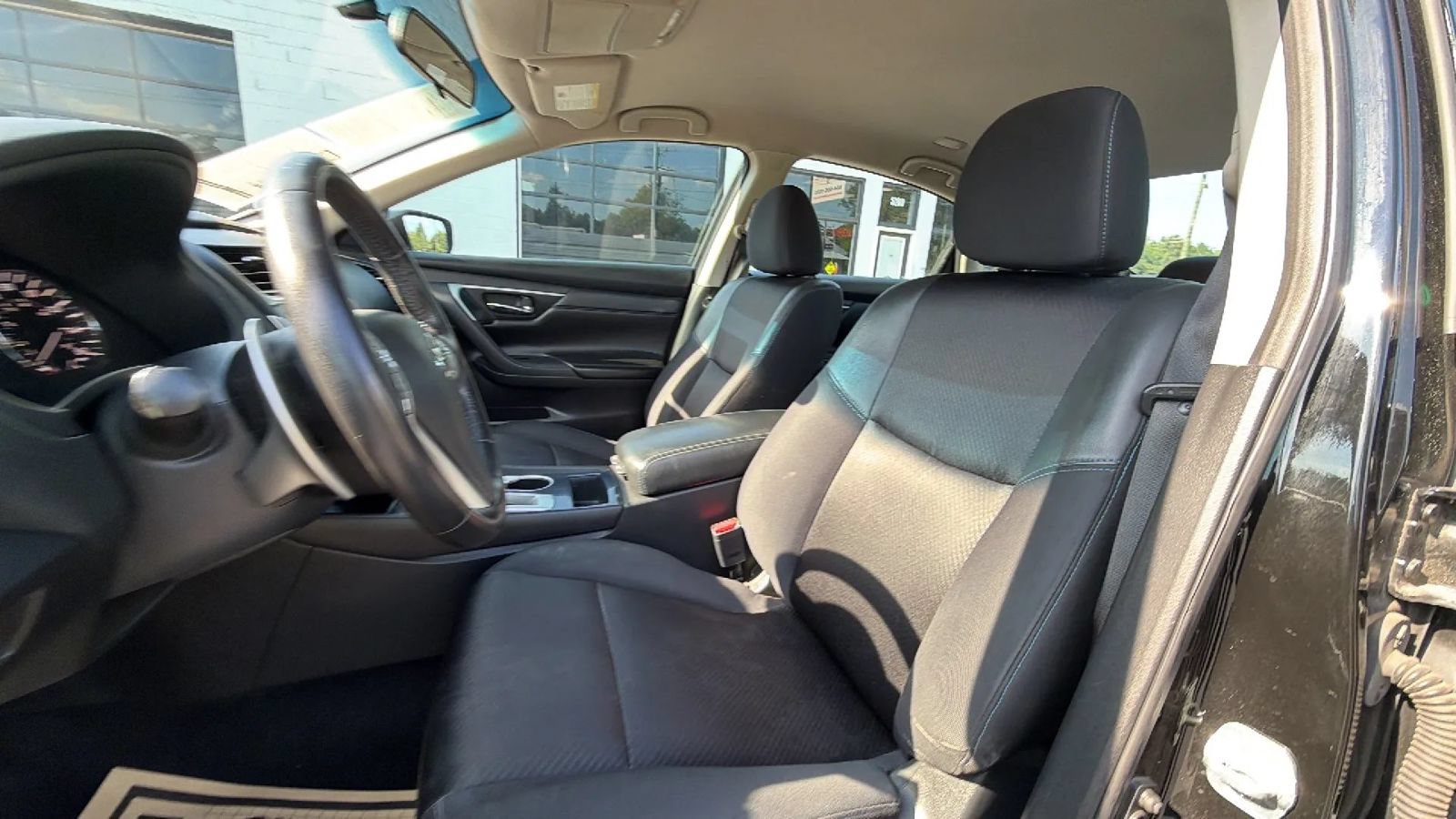 Used 2018 Nissan Altima 2.5 SR FWD image 15