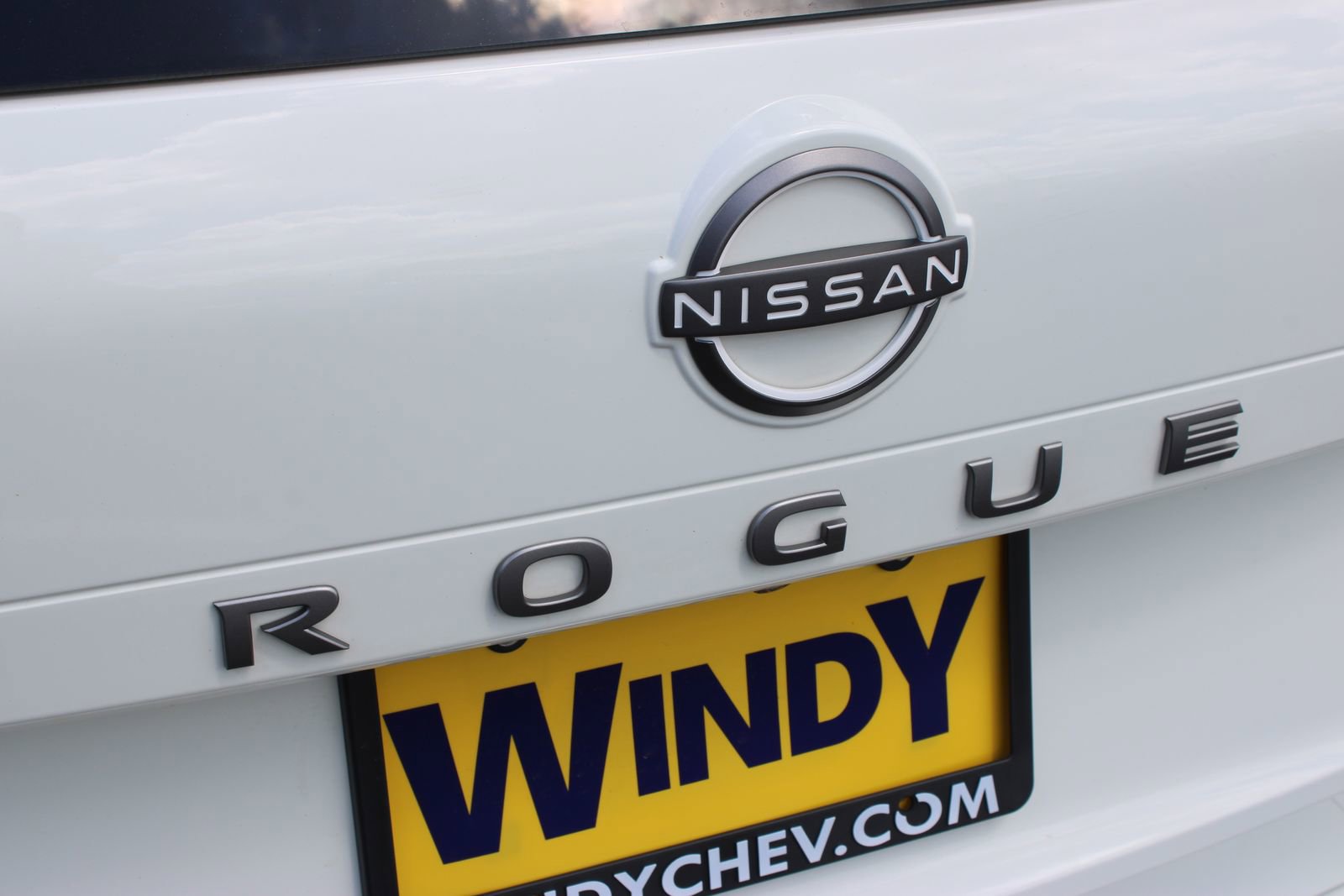 Used 2024 Nissan Rogue S FWD image 28