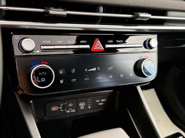 Used 2025 Hyundai Santa Cruz Limited AWD/4WD image 17