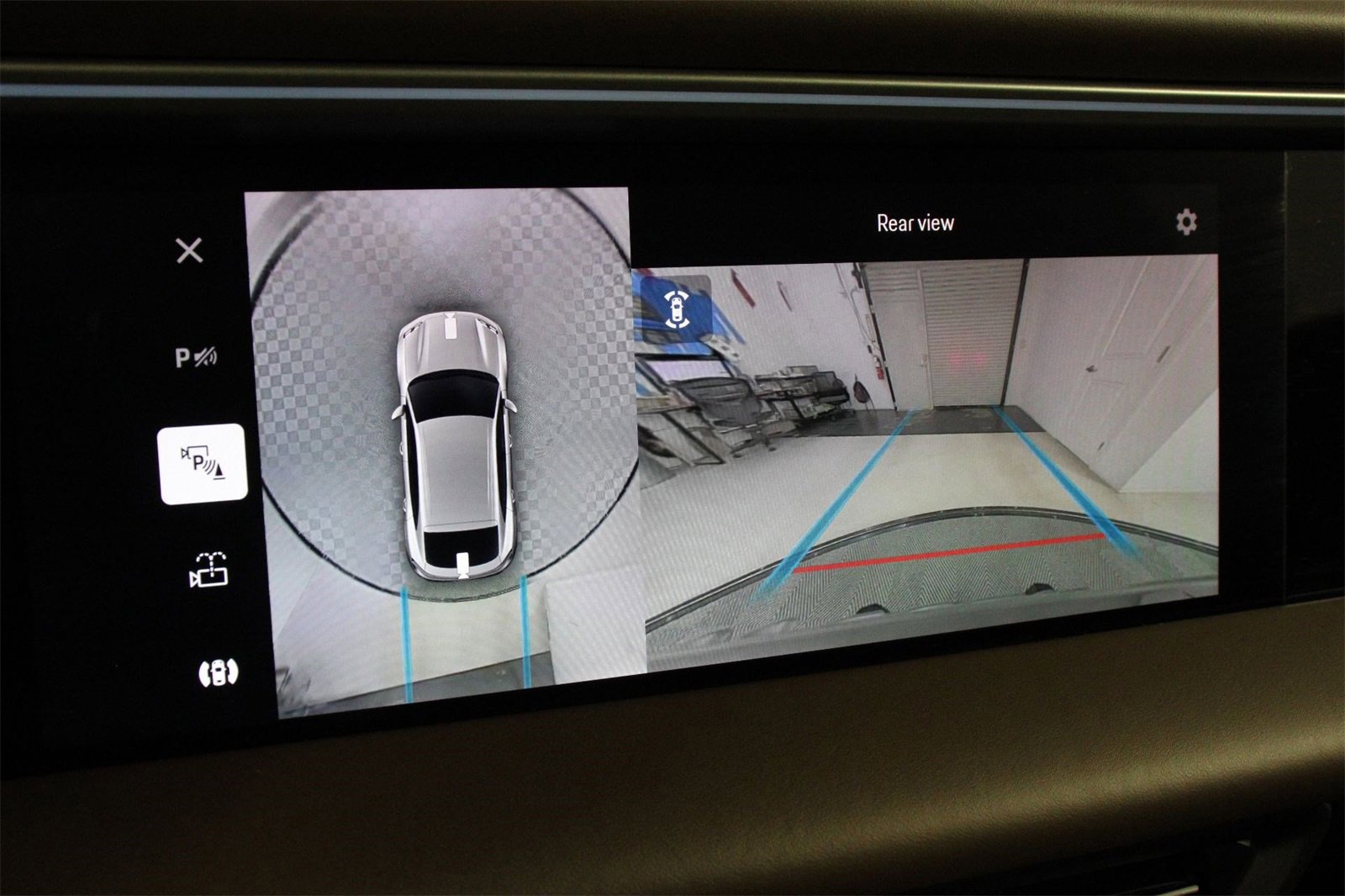 Used 2025 Porsche Macan 4 Electric image 17