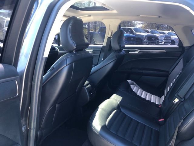 Used 2017 Ford Fusion SE w/ Fusion SE Technology Package image 7