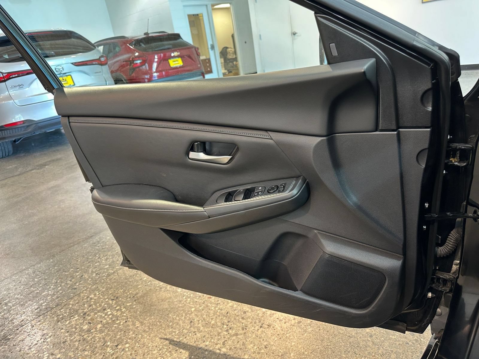 Used 2025 Nissan Sentra SV FWD image 15