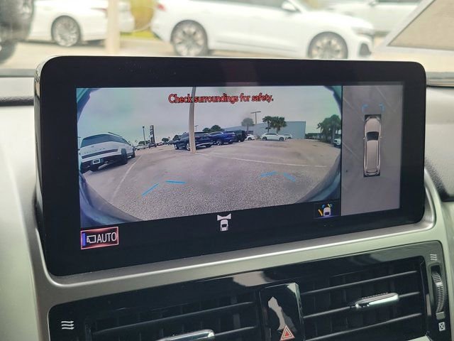 Used 2023 Lexus GX 460 Luxury w/ Accessory Package image 32