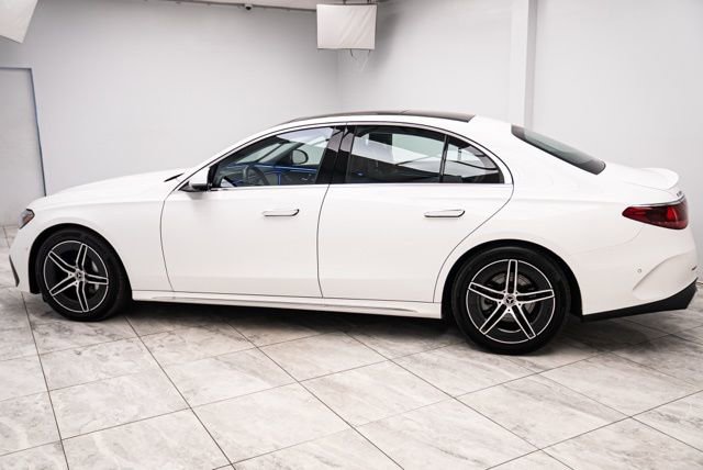 Used 2025 Mercedes-Benz E 350 4MATIC Sedan image 3