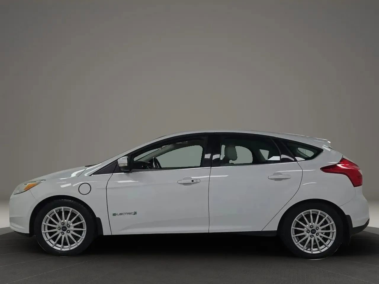 Used 2014 Ford Focus Electric Hatchback image 2