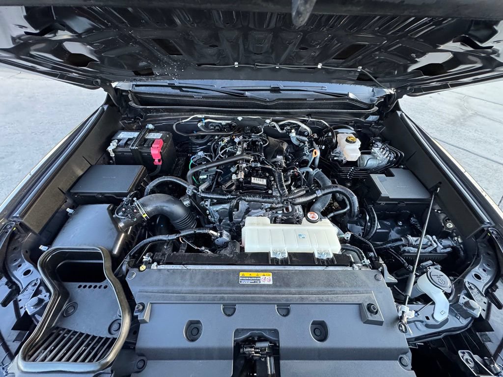 Used 2024 Toyota Tacoma SR5 AWD/4WD image 34