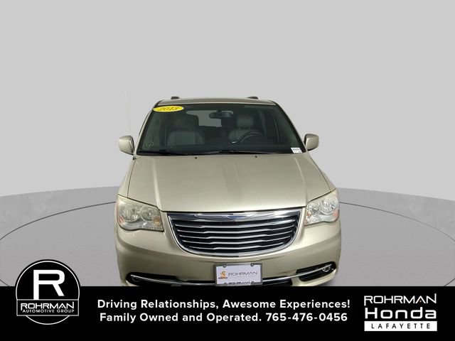 Used 2013 Chrysler Town & Country Touring FWD image 3