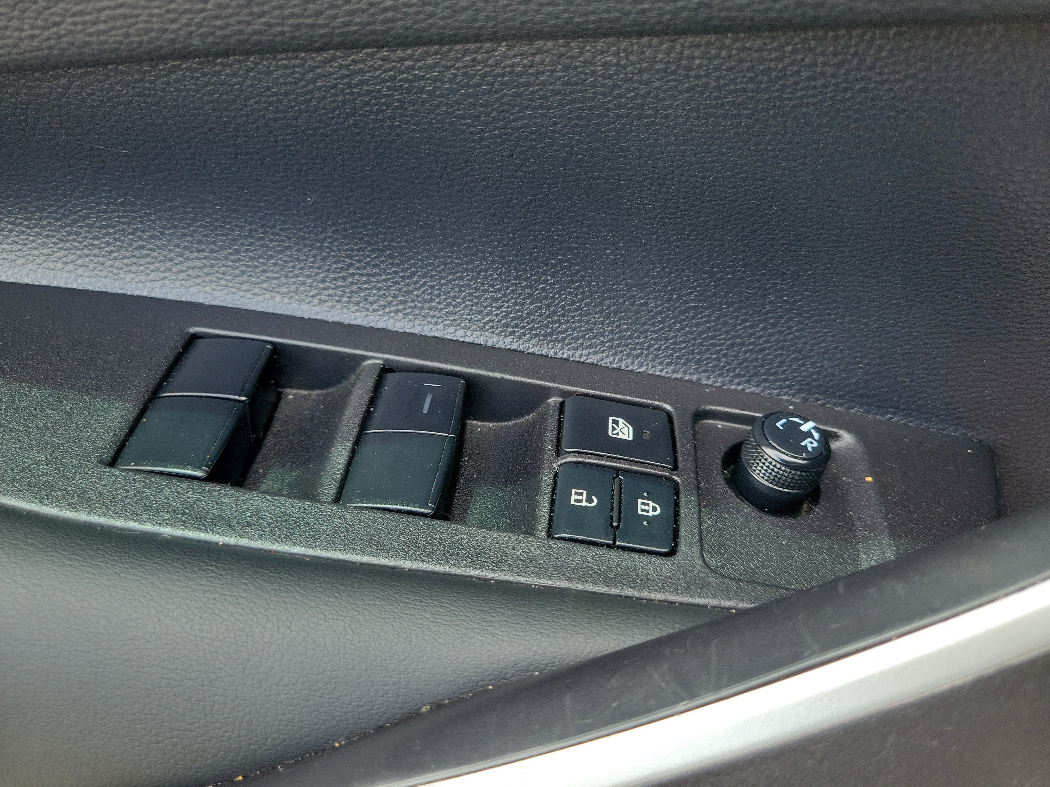 Used 2025 Toyota Corolla SE FWD image 20