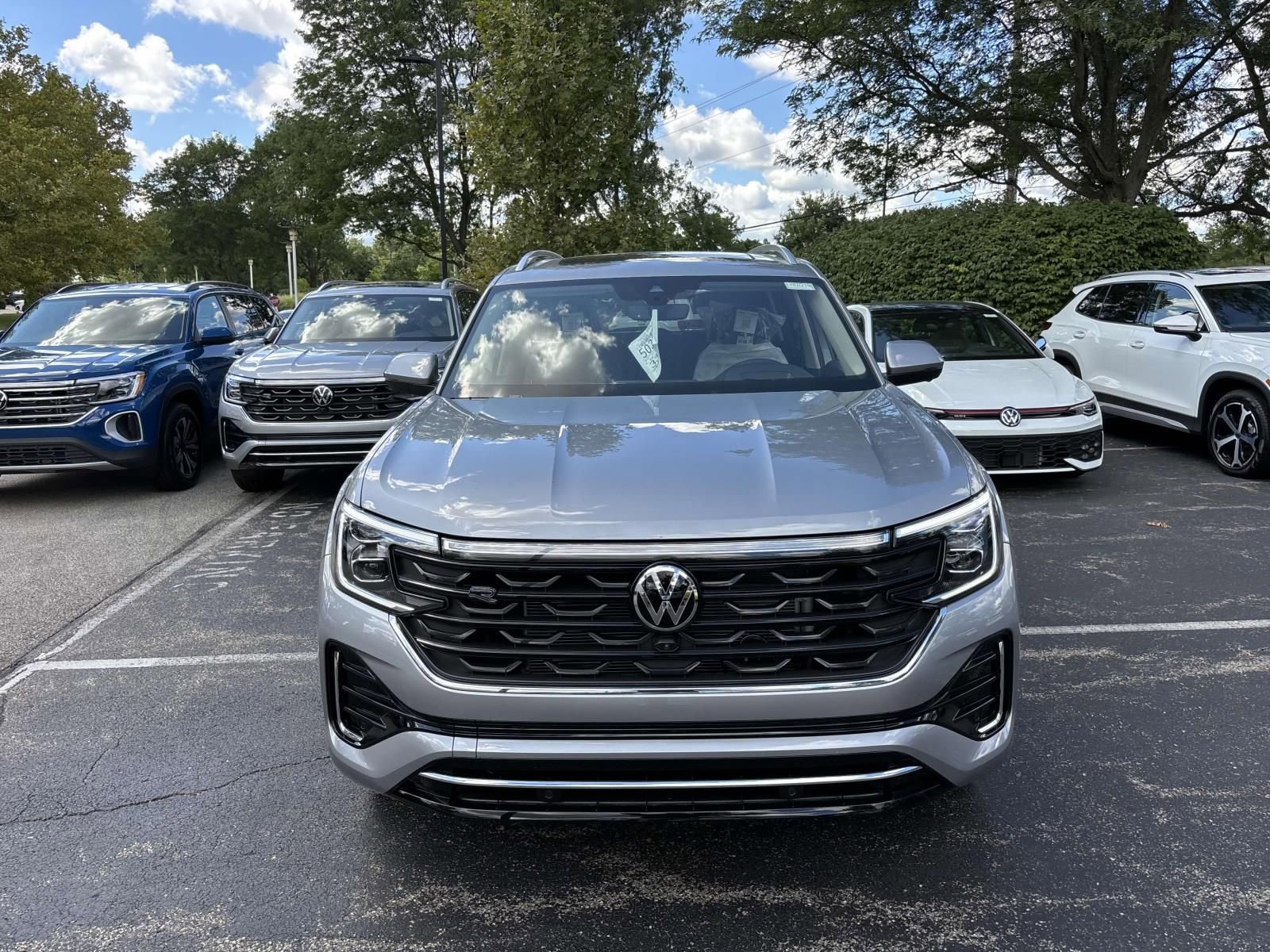 New 2026 Volkswagen Atlas SEL Premium R-Line image 2