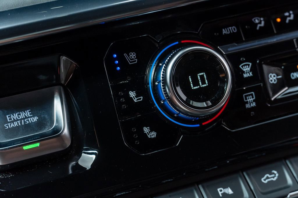 Used 2024 GMC Sierra 2500 Denali Ultimate w/ Max Trailering Package image 18