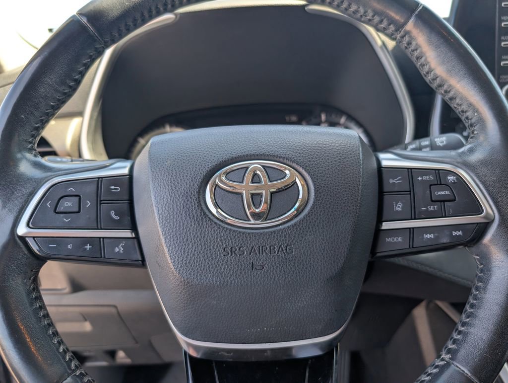 Used 2020 Toyota Highlander XLE image 20