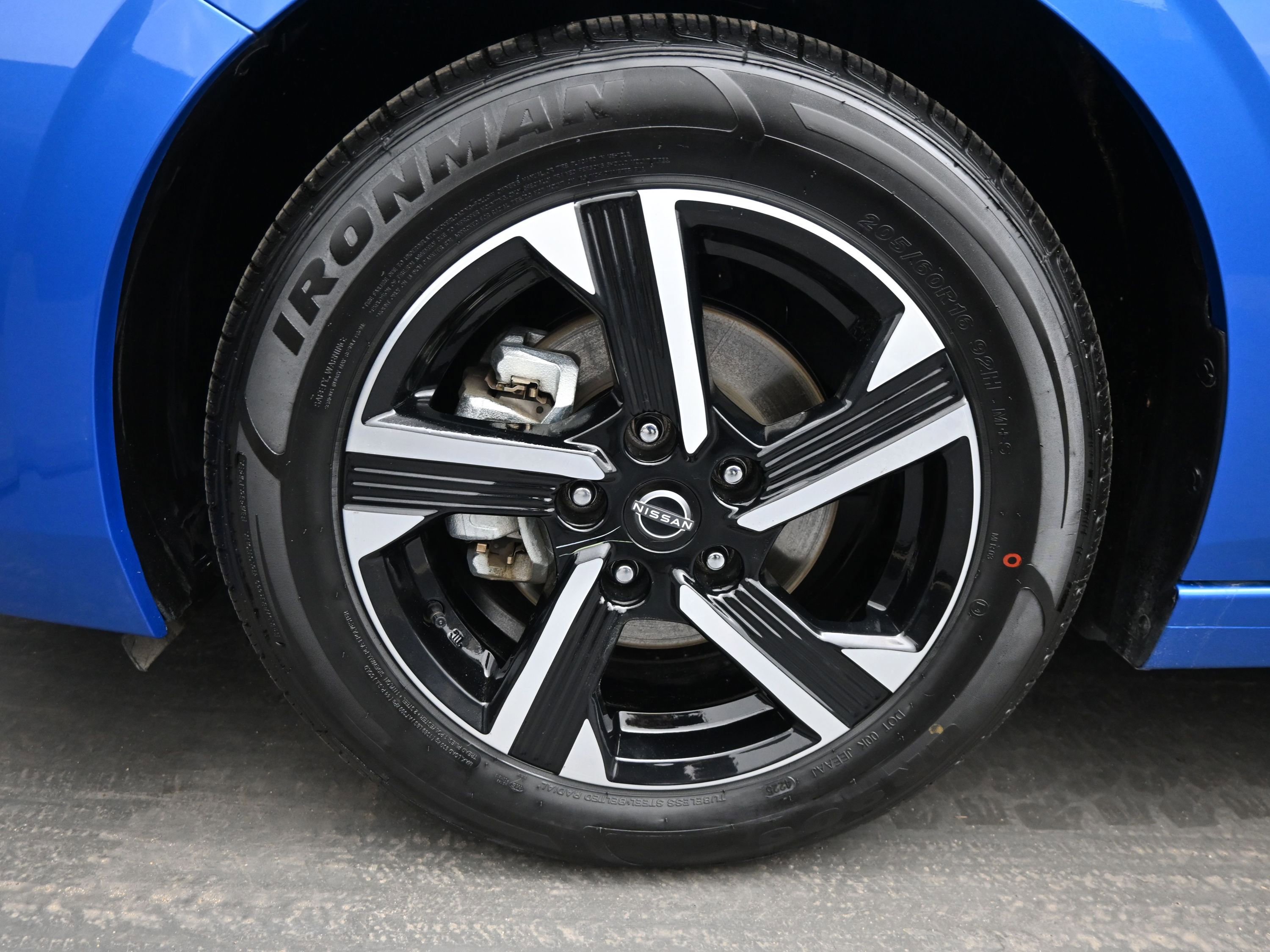 Used 2025 Nissan Sentra SV image 11