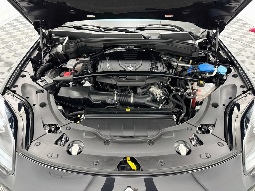 Used 2023 Maserati Grecale Modena AWD/4WD image 28