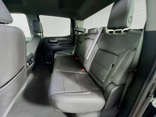 Used 2025 Chevrolet Silverado 1500 LTZ AWD/4WD image 25