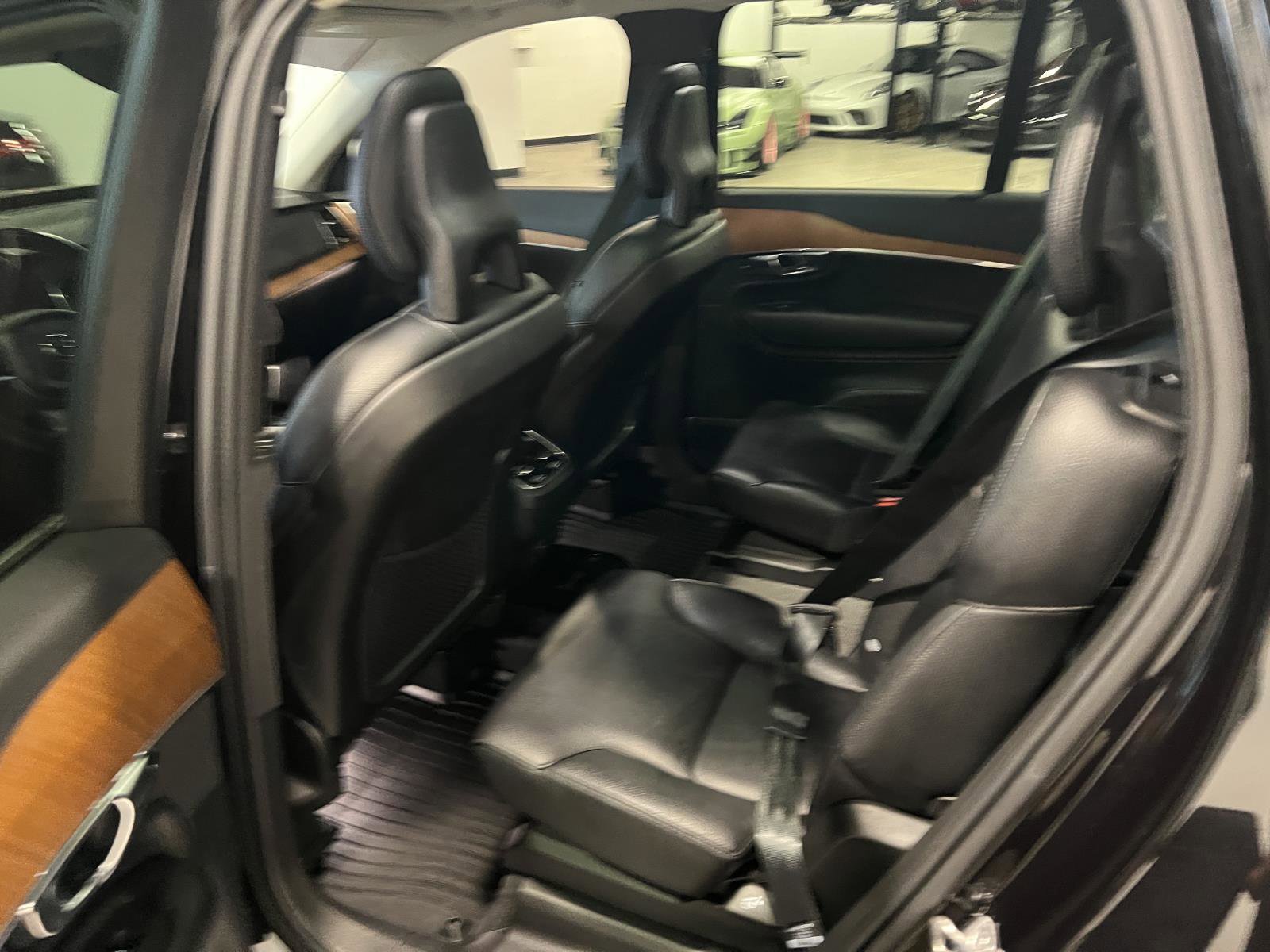 Used 2021 Volvo XC90 T6 Momentum image 29