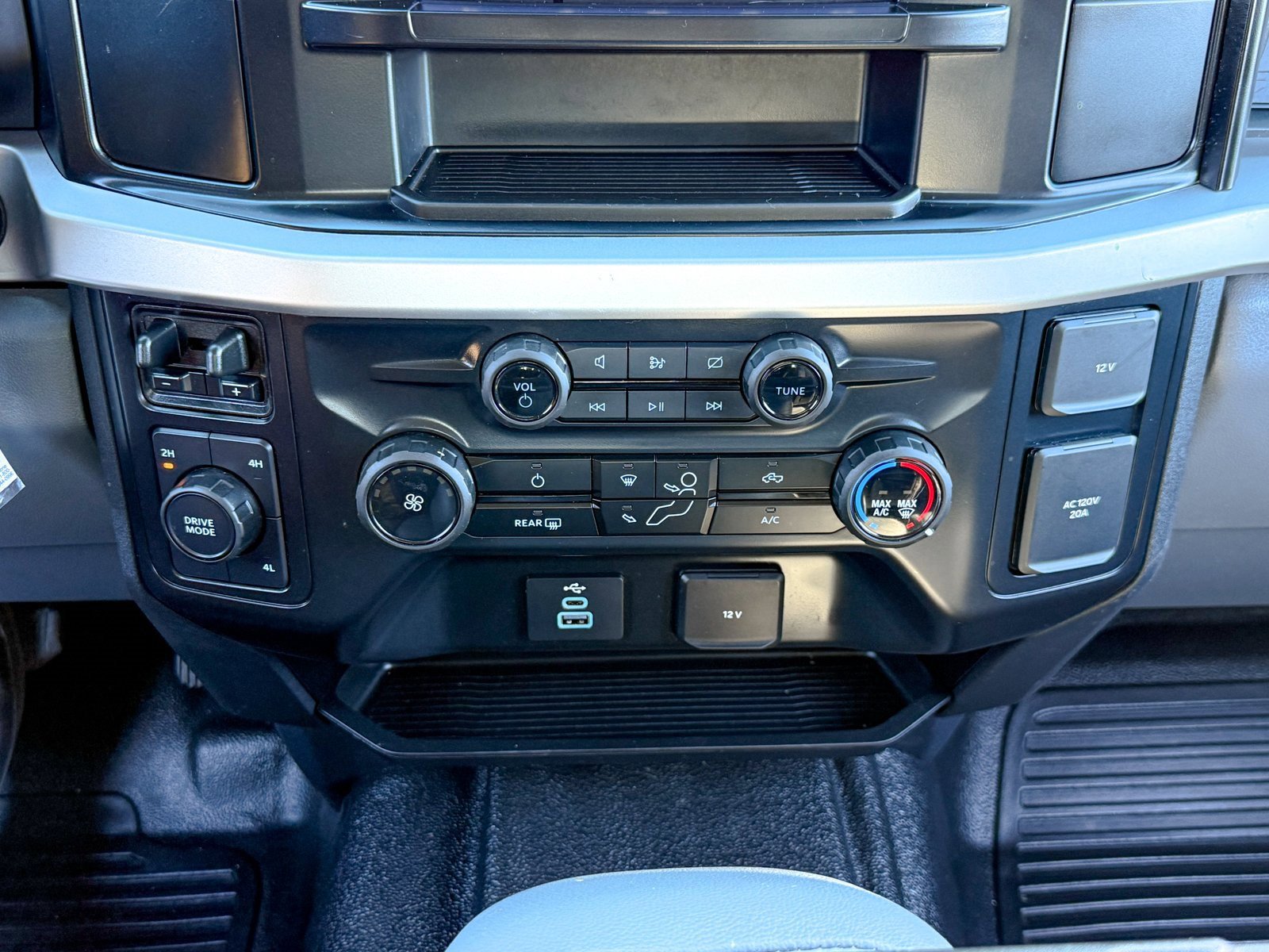 Certified 2024 Ford F250 XL w/ XL Driver Assist Package image 27