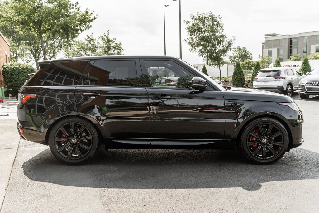 Used 2022 Land Rover Range Rover Sport HST image 3