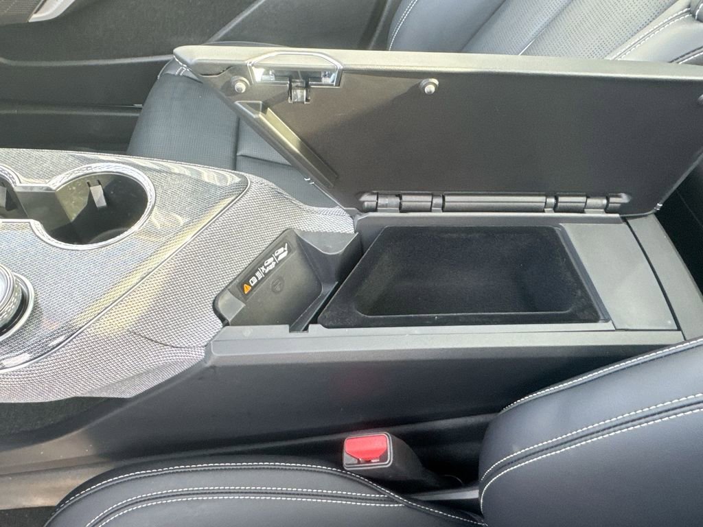 Used 2025 Cadillac Optiq Sport 2 image 24