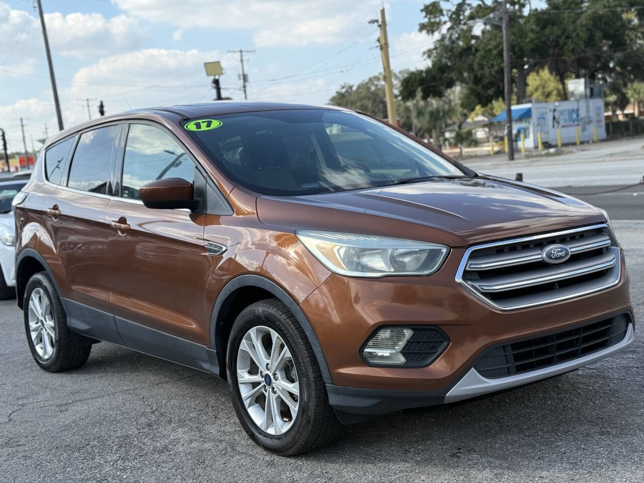 Used 2017 Ford Escape SE FWD image 9