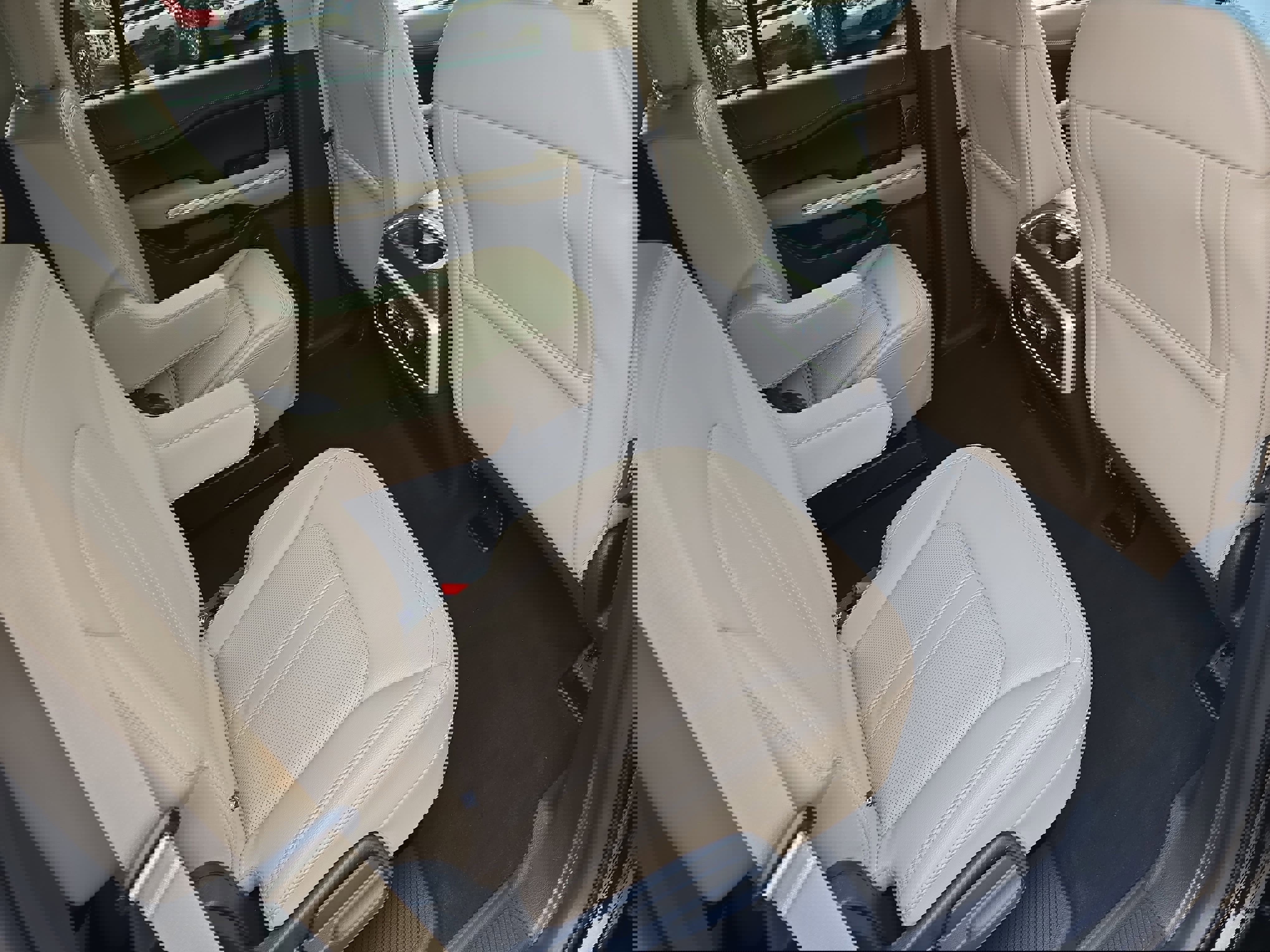 Used 2024 Ford Expedition Limited image 12