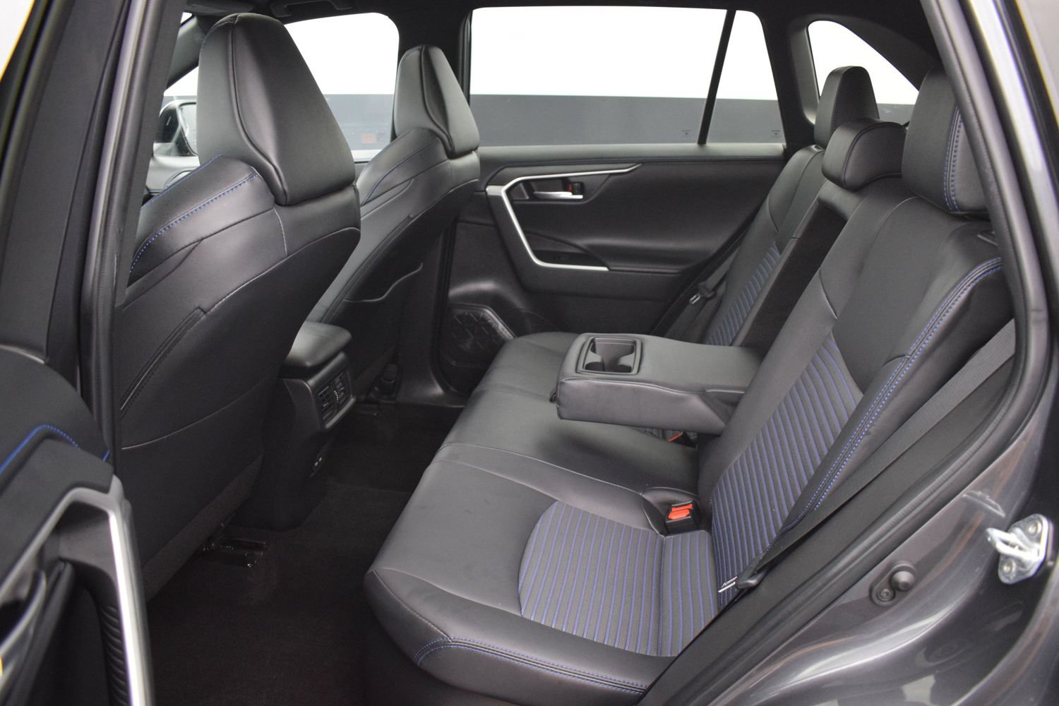 Used 2023 Toyota RAV4 XSE AWD/4WD image 13