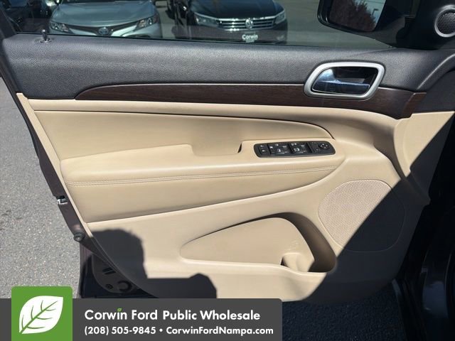 Used 2018 Jeep Grand Cherokee Laredo image 13