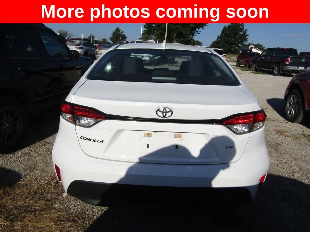 Used 2025 Toyota Corolla LE FWD image 4