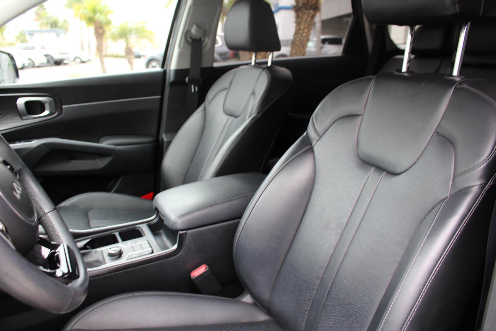 Certified 2023 Kia Sorento S w/ Panoramic Sunroof Package image 15