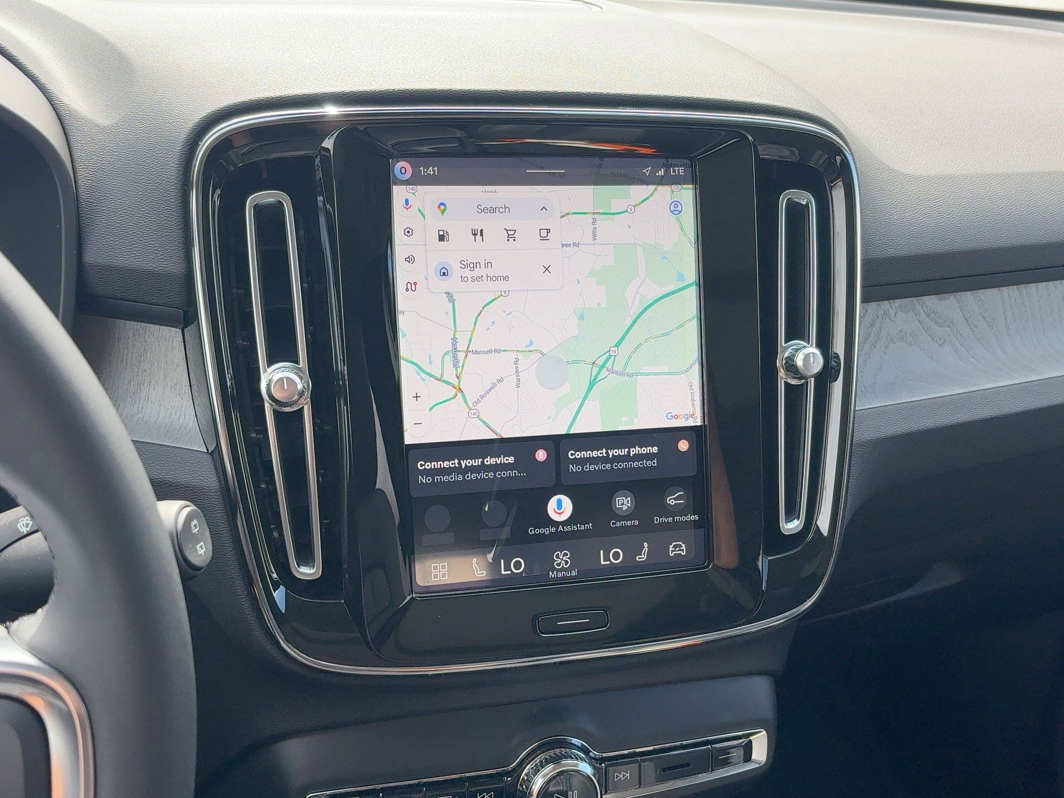 New 2026 Volvo XC40 B5 Core w/ Protection Package image 21