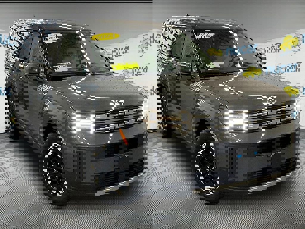 Used 2024 Hyundai Santa Fe SE image 1