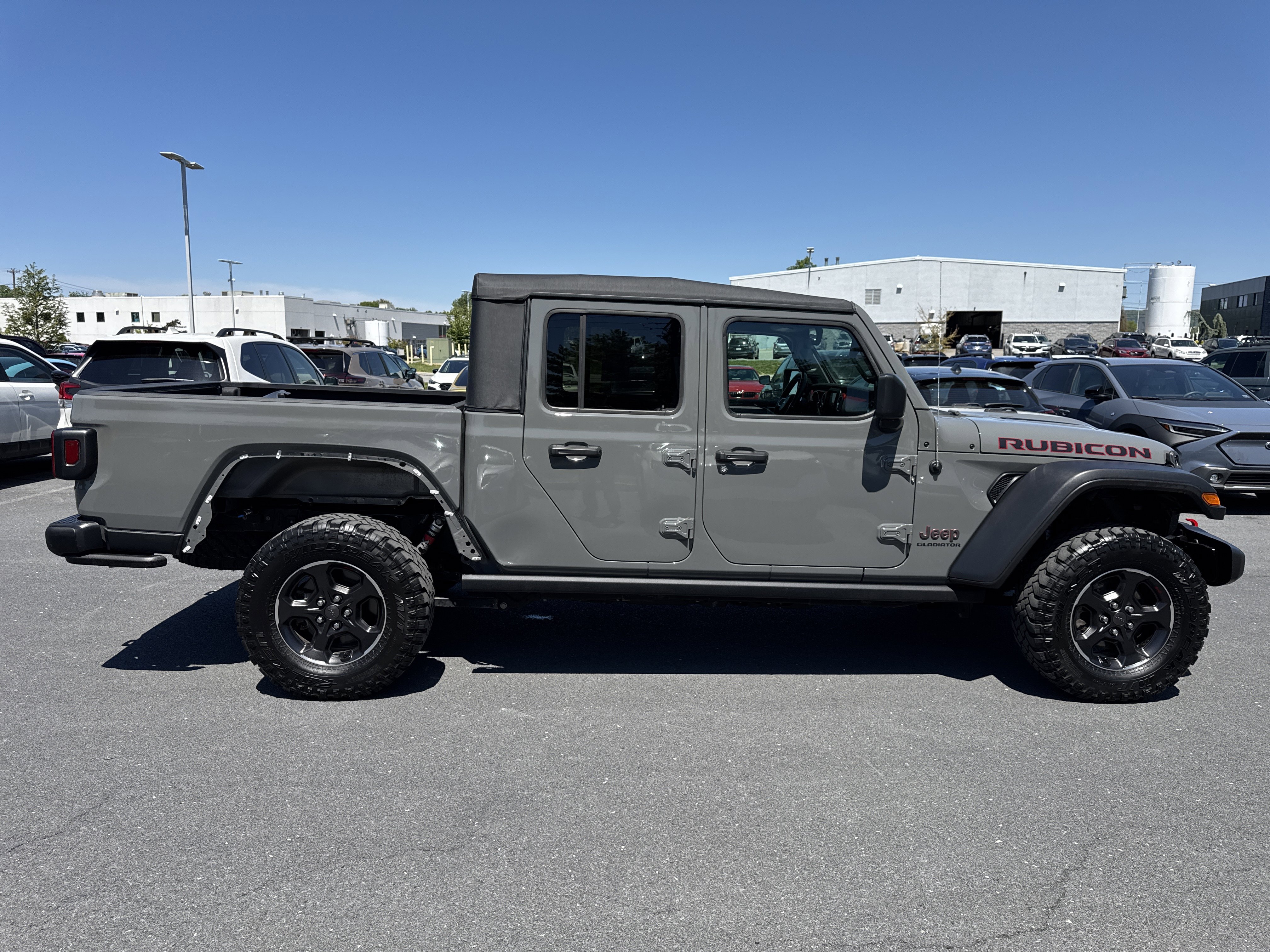 Used 2022 Jeep Gladiator Rubicon w/ Trailer Tow Package AWD/4WD image 28
