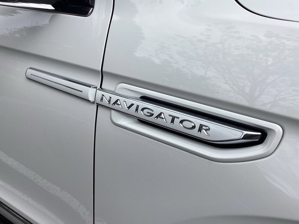 Used 2021 Lincoln Navigator L Reserve image 13