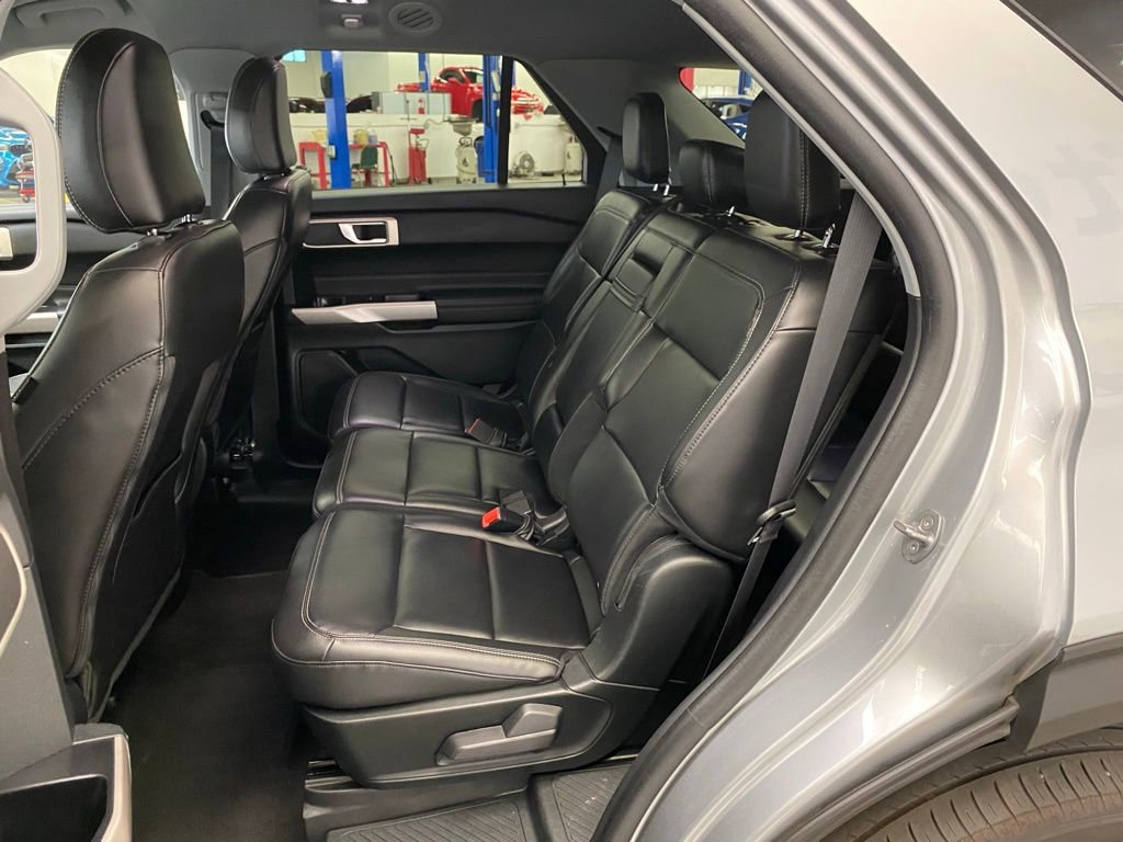 Used 2023 Ford Explorer XLT w/ Equipment Group 202A image 13
