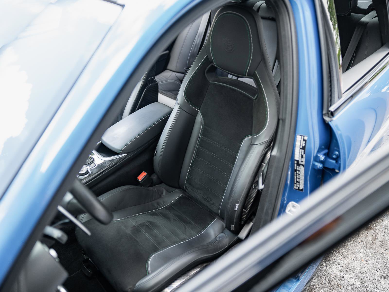 Used 2023 Alfa Romeo Giulia Quadrifoglio image 10