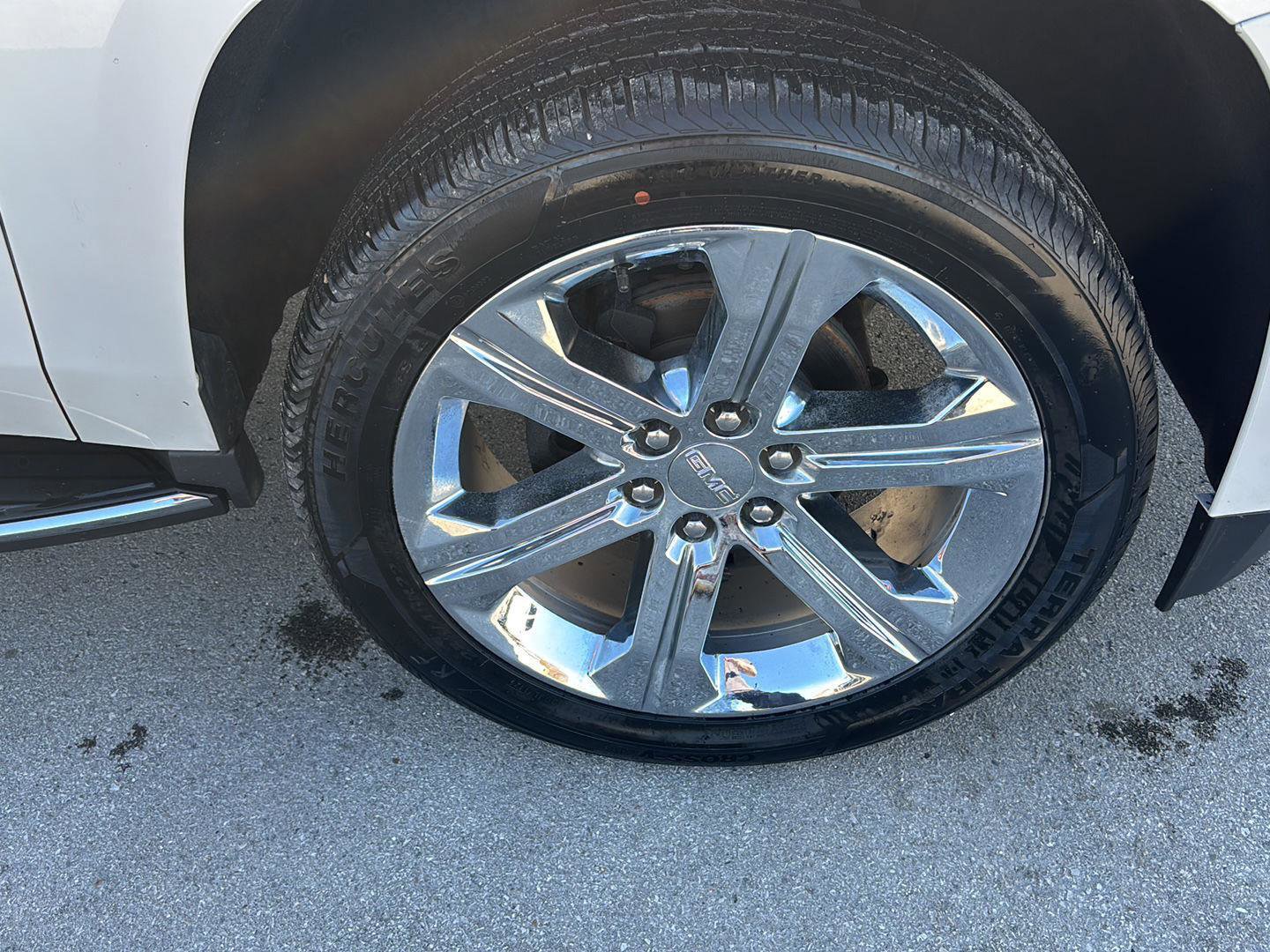 Used 2020 GMC Yukon SLT w/ Premium Edition image 12