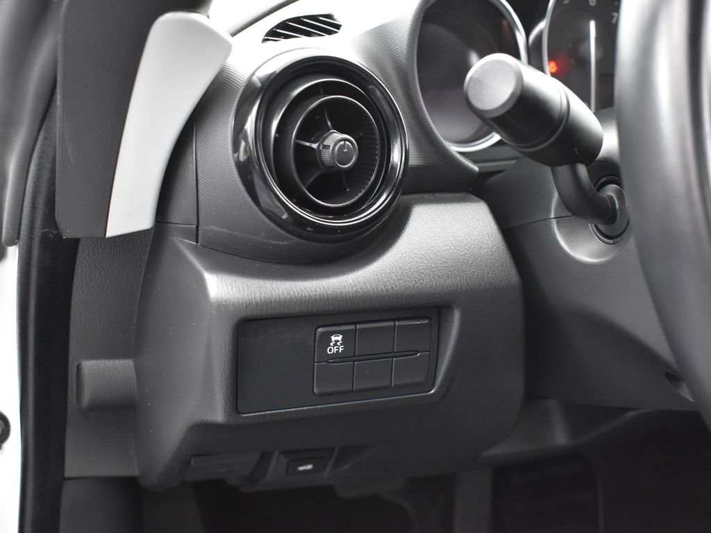 Used 2019 MAZDA MX-5 Miata Club image 11