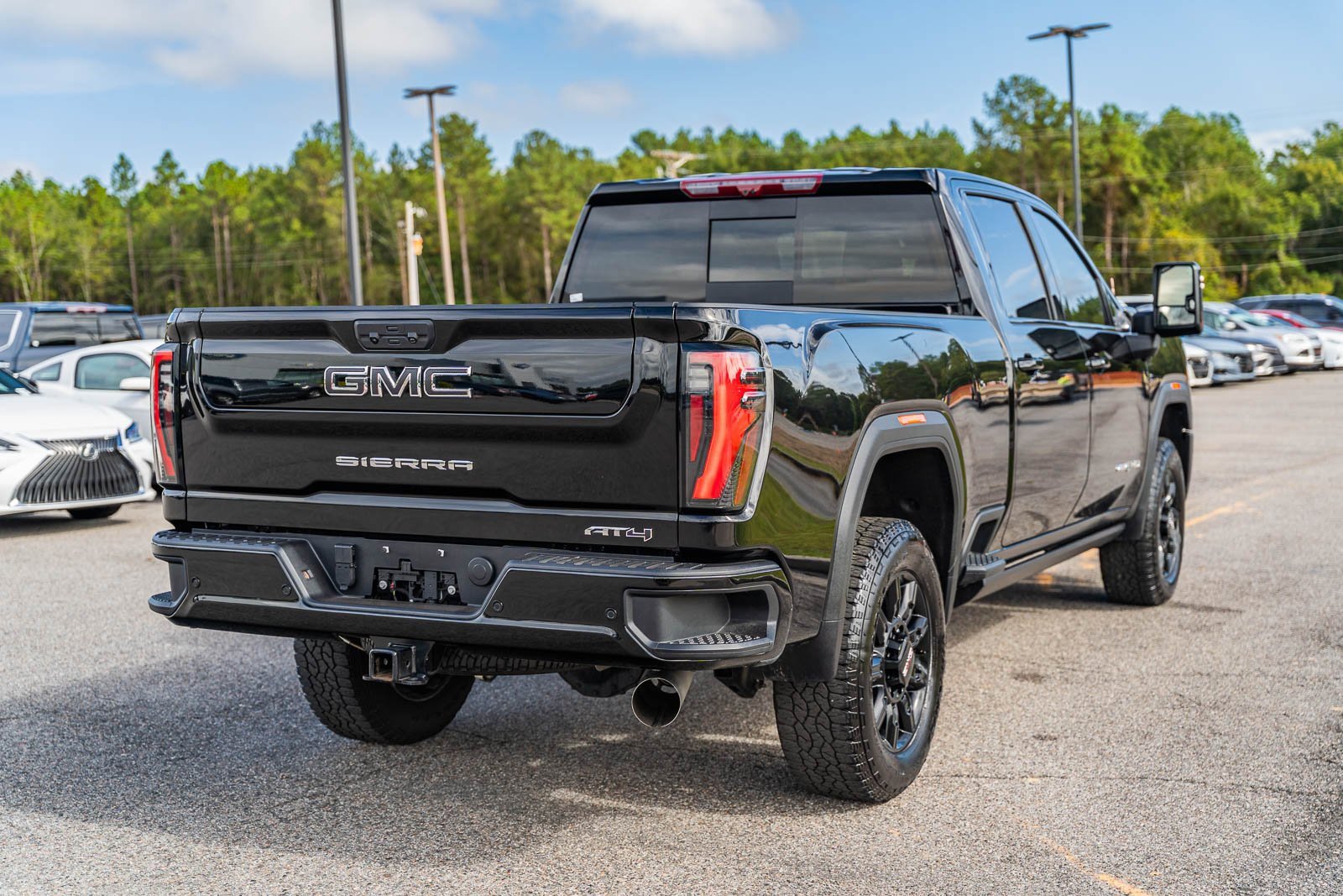 Used 2025 GMC Sierra 2500 AT4 w/ AT4 Premium Plus Package image 7