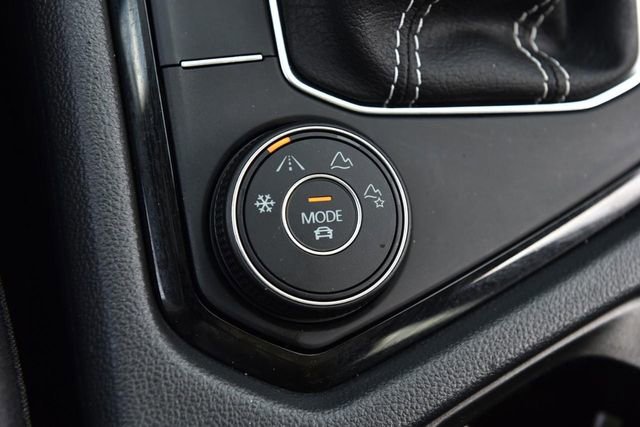 Certified 2024 Volkswagen Taos SE w/ Panoramic Sunroof Package image 18