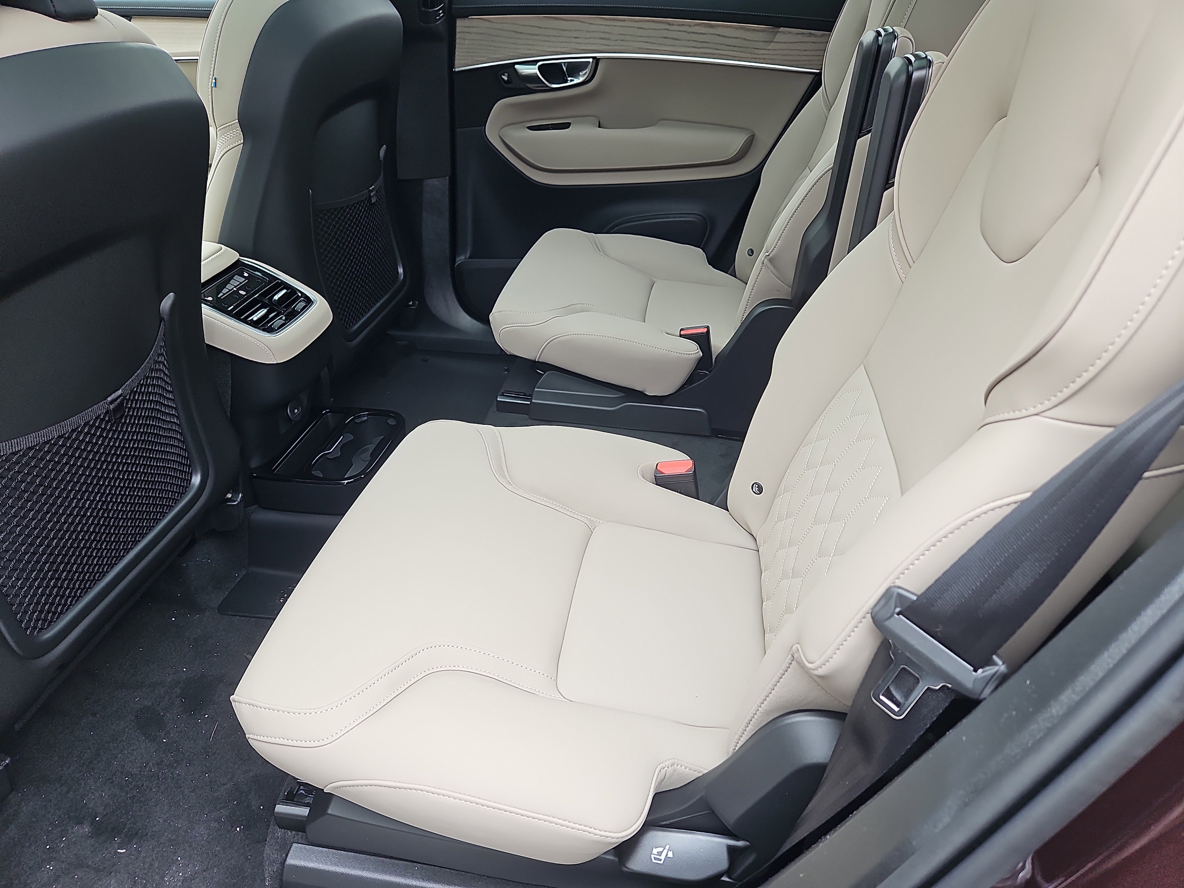 New 2026 Volvo XC90 B6 Plus w/ Protection Package Premier image 21