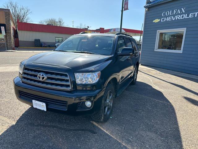 Used 2017 Toyota Sequoia SR5 w/ Sport Appearance Package AWD/4WD image 10