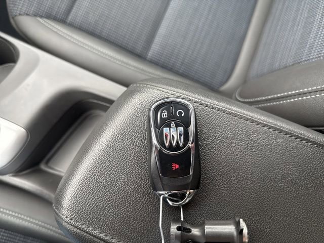 Used 2025 Buick Envista Preferred image 53