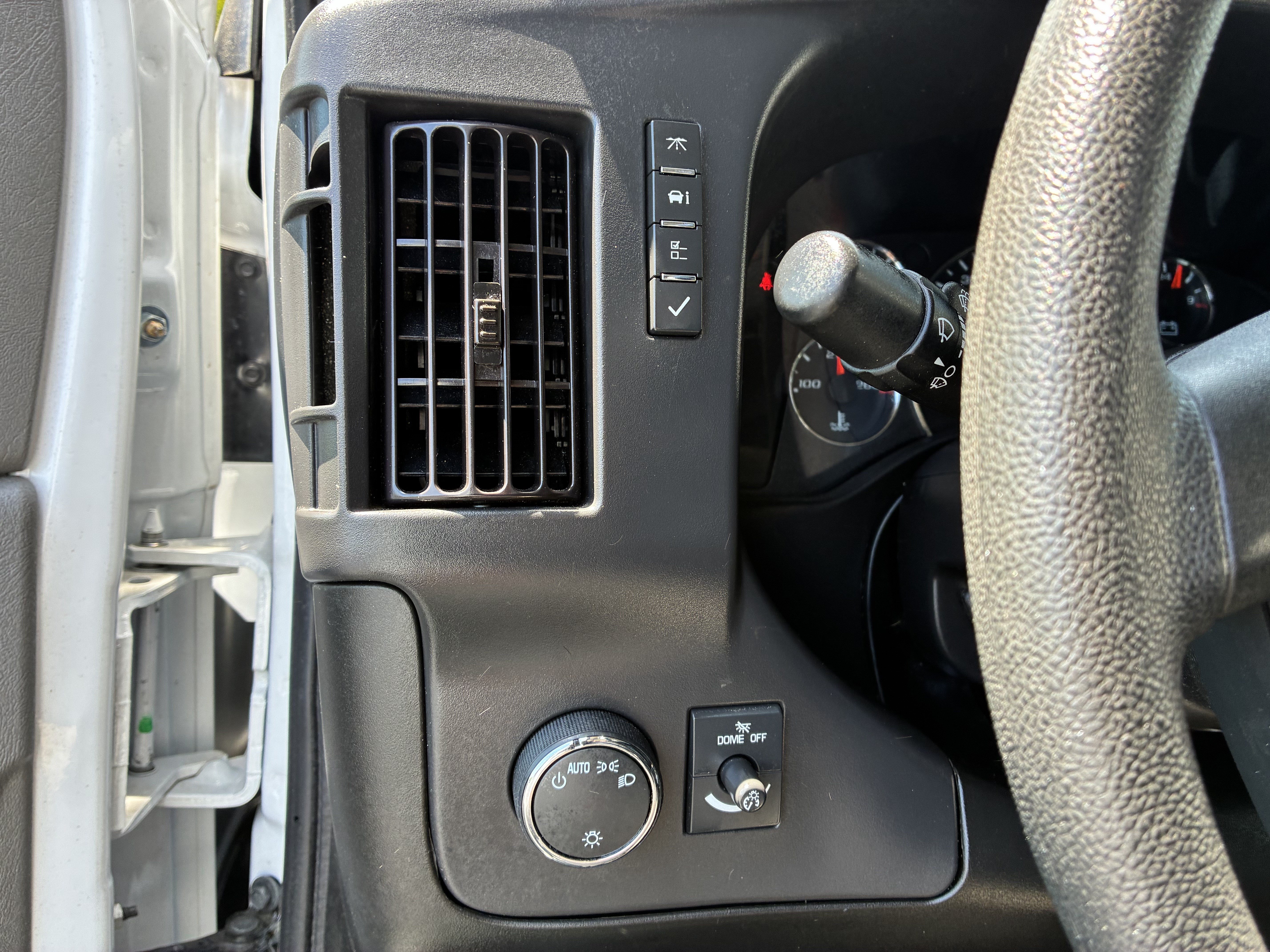 Used 2025 Chevrolet Express 3500 w/ Power Convenience Package RWD image 28