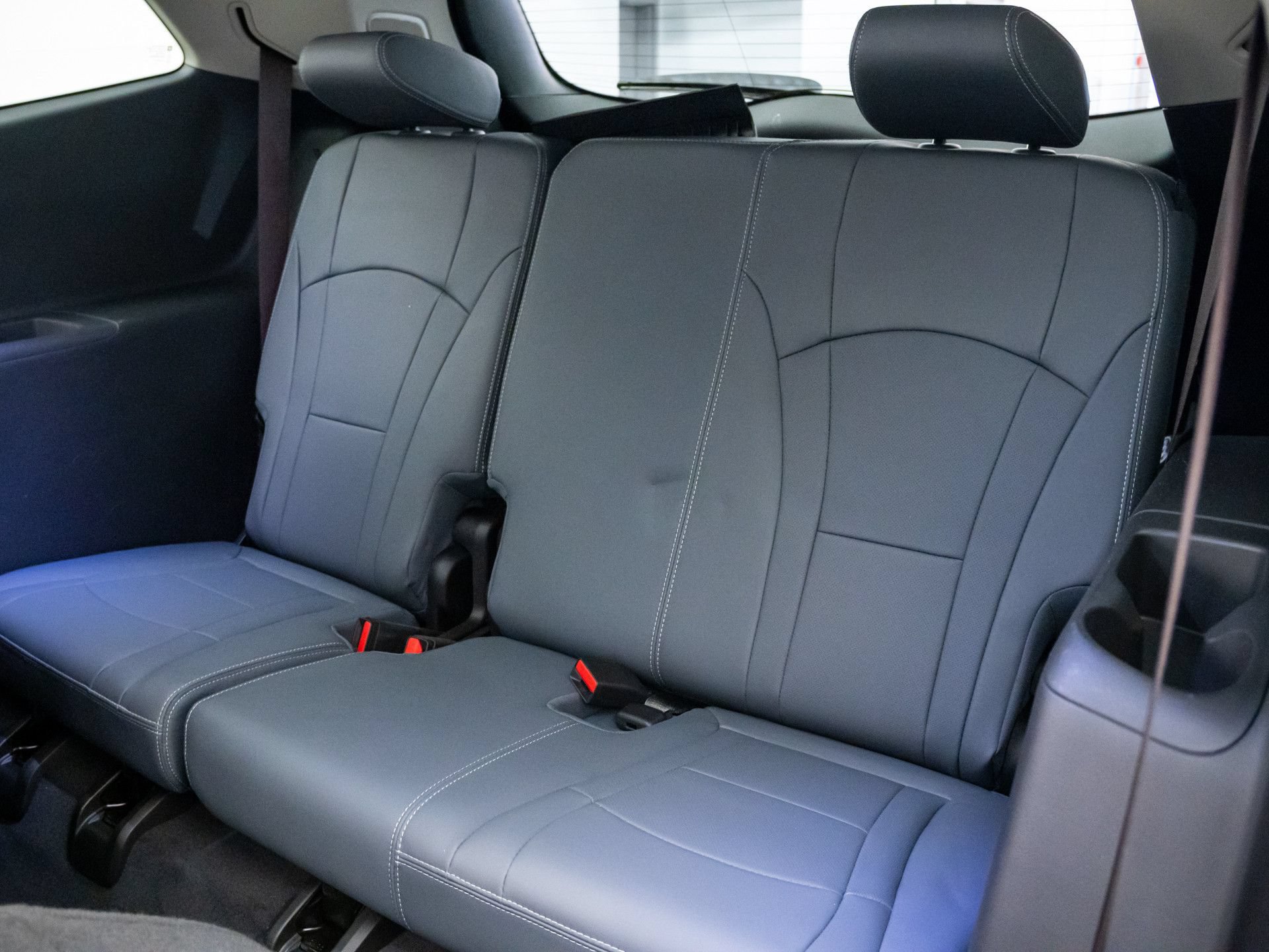 Used 2021 Buick Enclave Premium w/ Sun and Sites Package AWD/4WD image 19