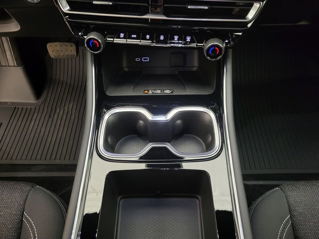 New 2026 Chevrolet Traverse LT w/ Driver Confidence Package image 30