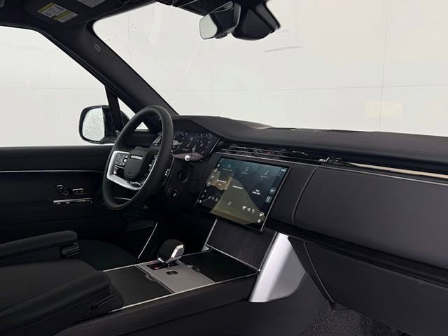 New 2025 Land Rover Range Rover SE image 21