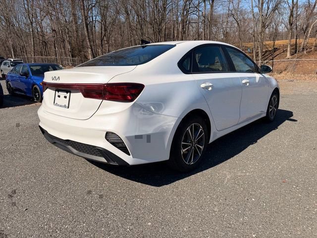 Used 2024 Kia Forte LXS image 3