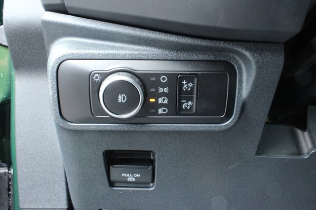 Used 2025 Ford Bronco Outer Banks AWD/4WD image 14