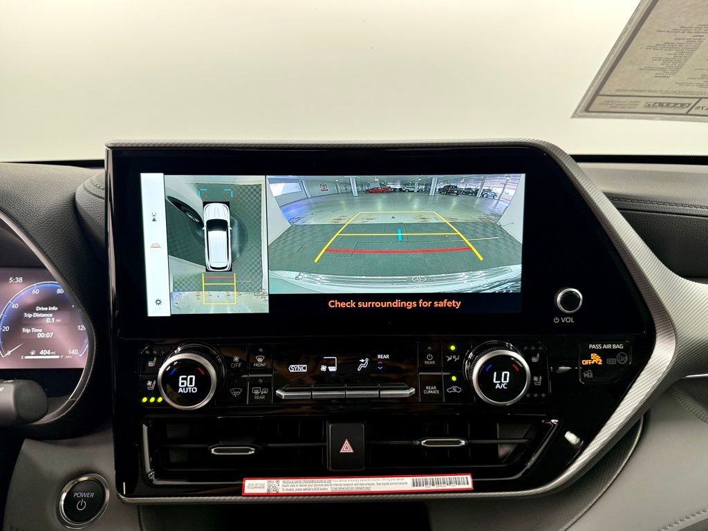 Used 2026 Toyota Highlander Platinum image 30