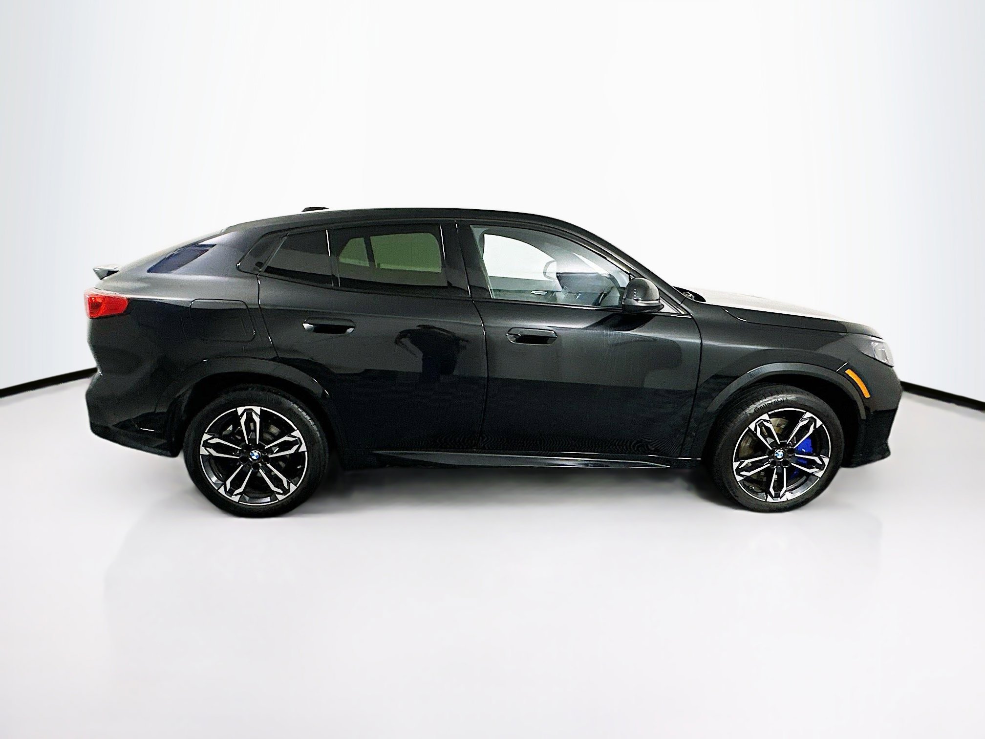 Used 2025 BMW X2 xDrive28i AWD/4WD image 10